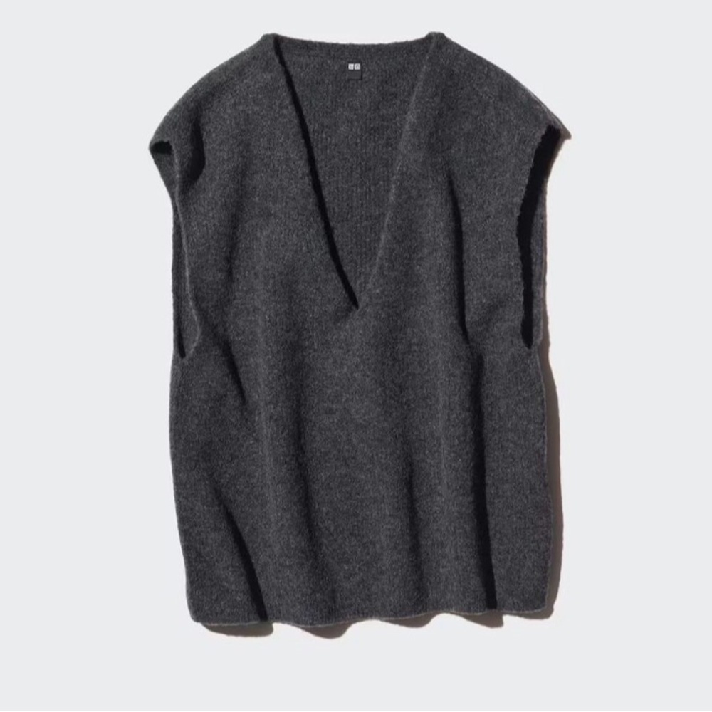 Uniqlo Sweater Vest, Gray, Japanese Size Large (US Medium)